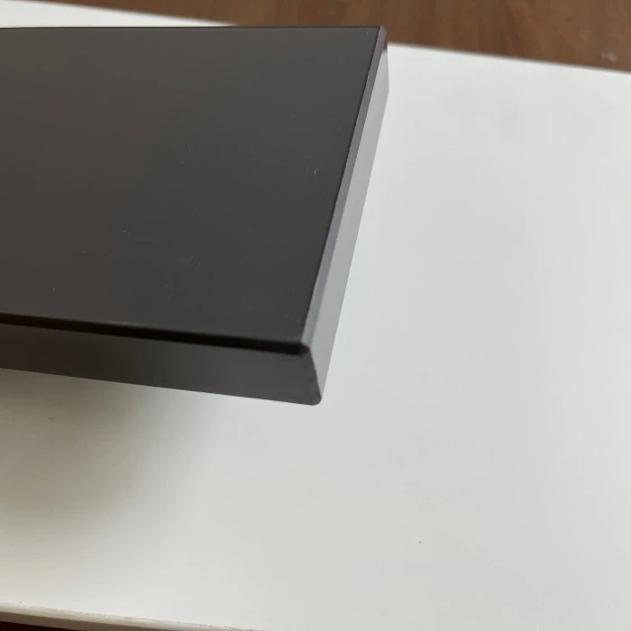 6面すべてにシームレスなアクリルパネル